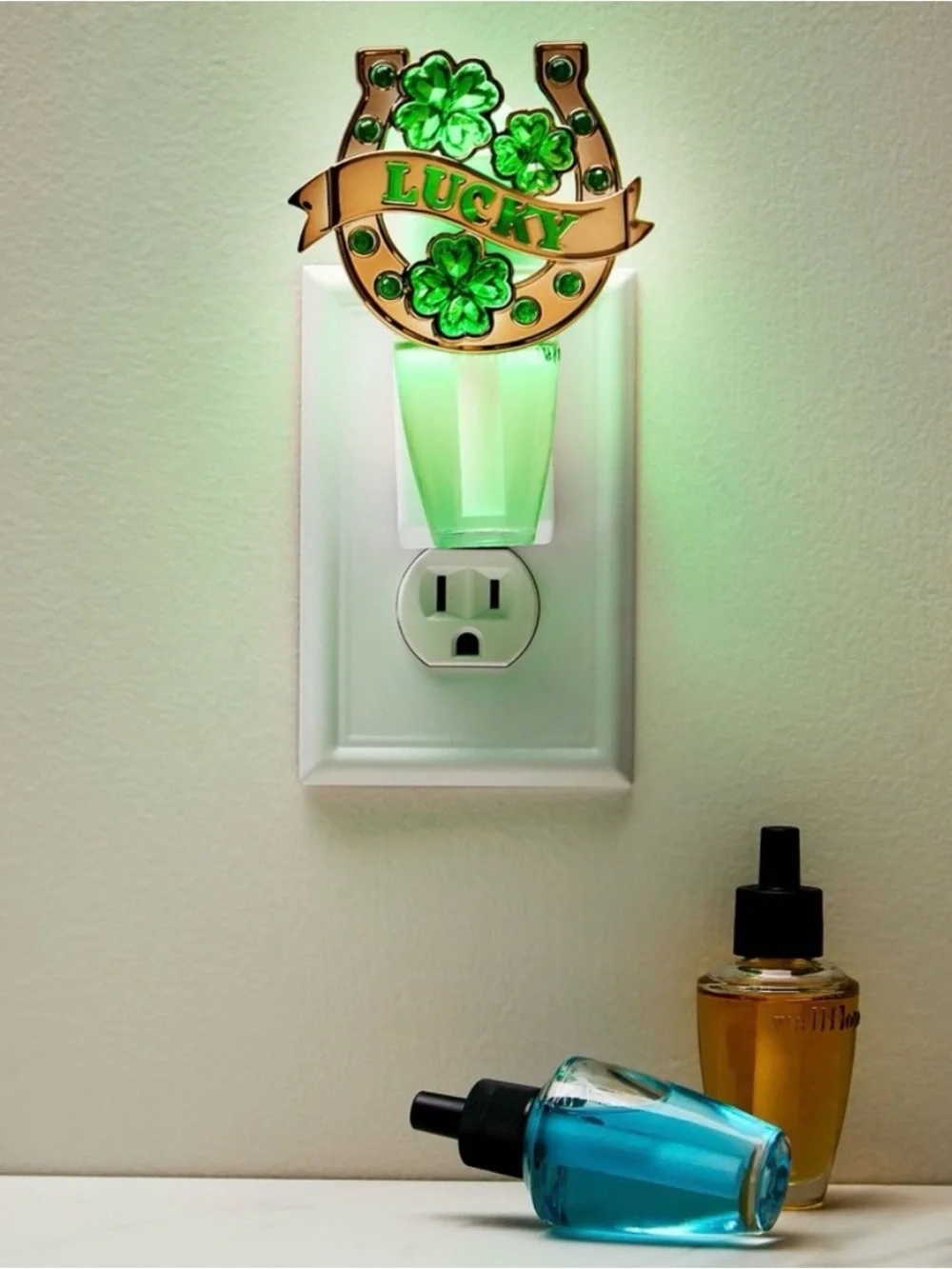 Bath & Body Works Horseshoe Scent Control Nightlight Wallflower Fragrance Plug
